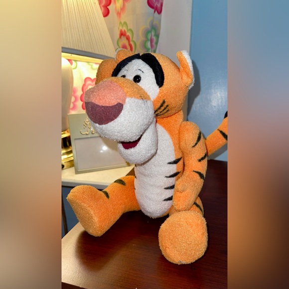 Disney Store Winnie the Poohs Posable Book of Tigger Doll. - Picture 2 of 6